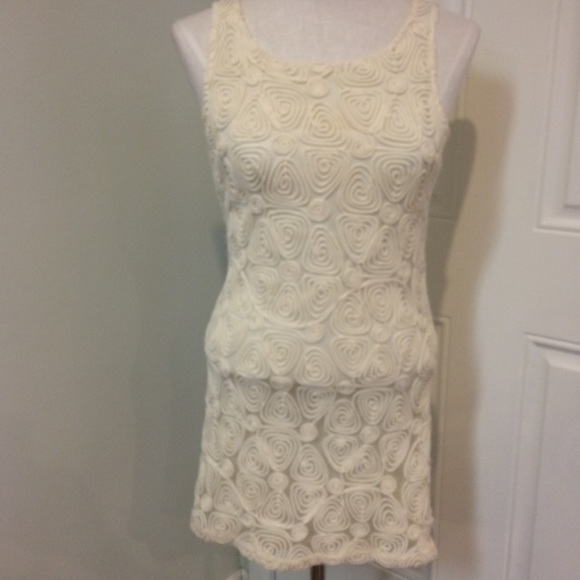 Fashion Nova Dresses & Skirts - Cream swirl bodycon dress lace appliqué